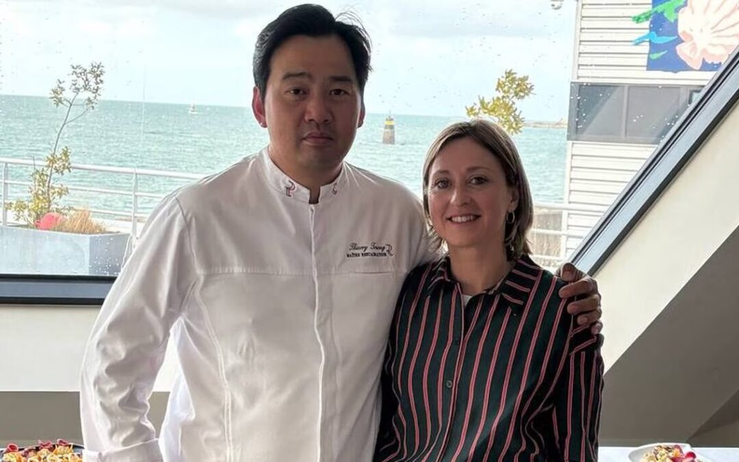 Thierry et Claudine Truong à la tête du restaurant Le Catamaran: une nouvelle étape pour ce lieu emblématique de St Quay Portrieux.